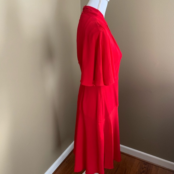 Maggie London Petite Pleated Flutter Sleeve Crepe - Picture 2 of 7